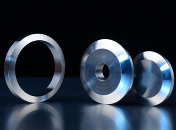 Metal lens gasket